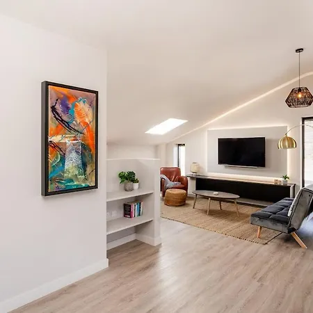 Apartment Modern In Long Ashton