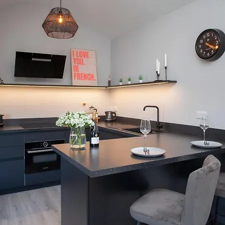 Apartment Modern In Long Ashton *