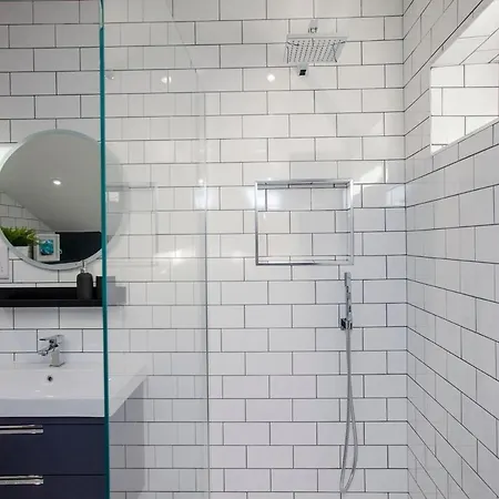 Апартаменти Modern In Long Ashton *